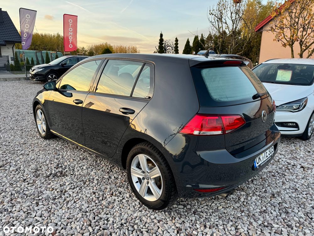 Volkswagen Golf - 6