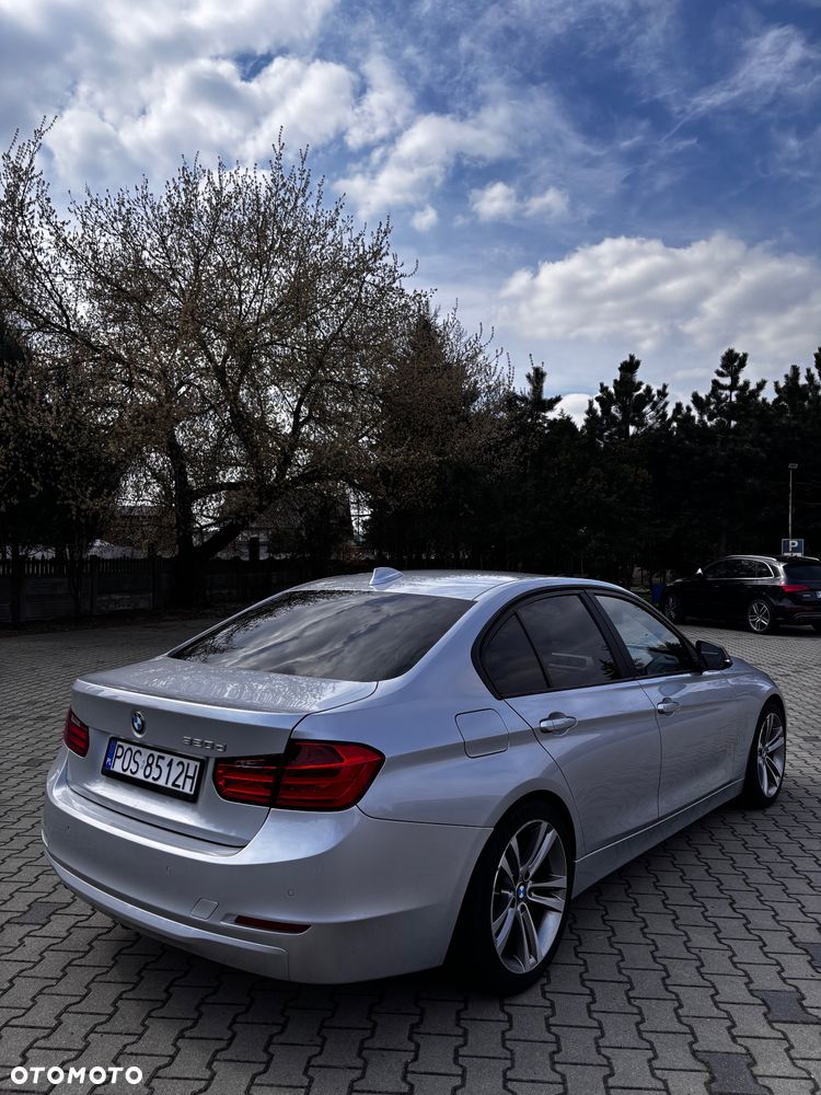 BMW Seria 3 320d DPF Efficient Dynamics Edition - 5
