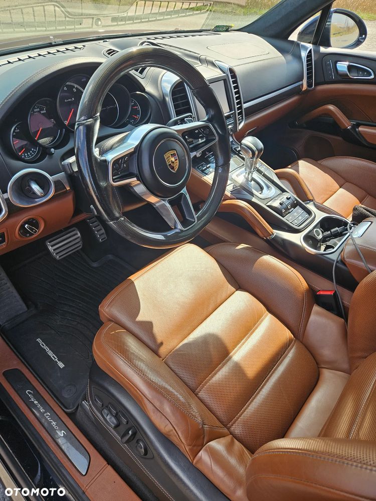 Porsche Cayenne - 11