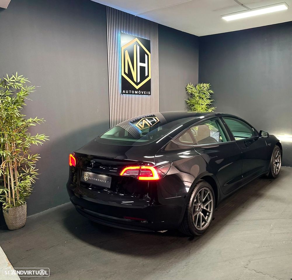 Tesla Model 3 Long Range Tração Traseira - 4