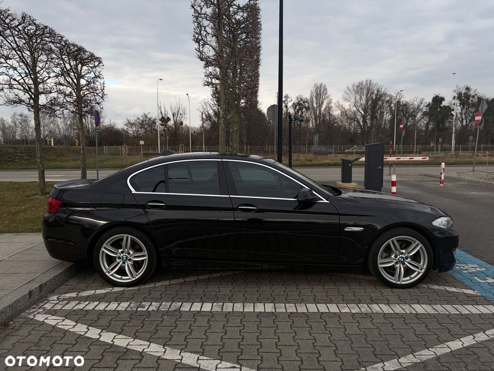 BMW Seria 5 528i xDrive - 2