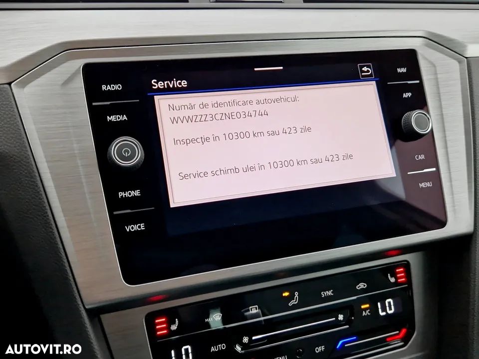 Volkswagen Passat - 24