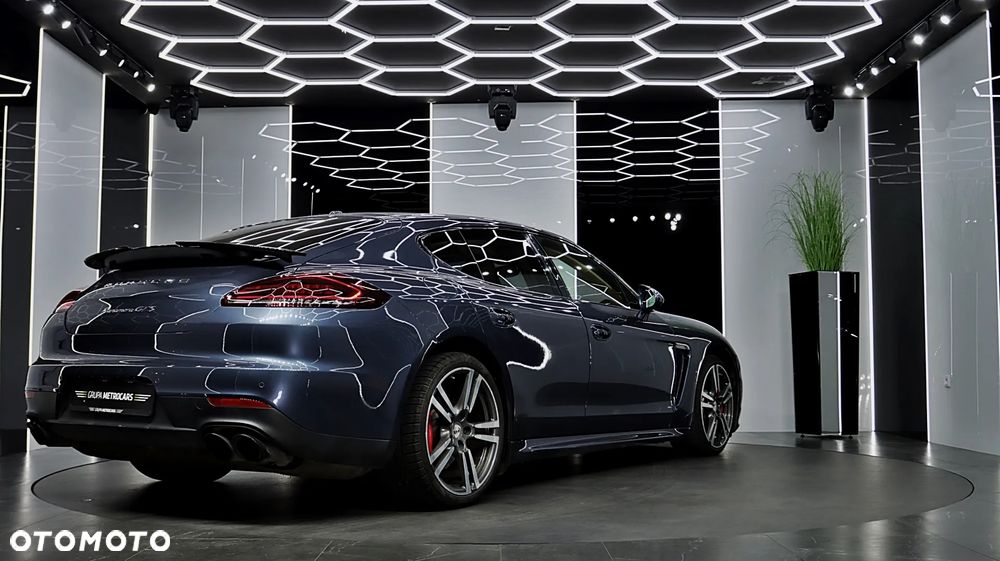 Porsche Panamera GTS - 9