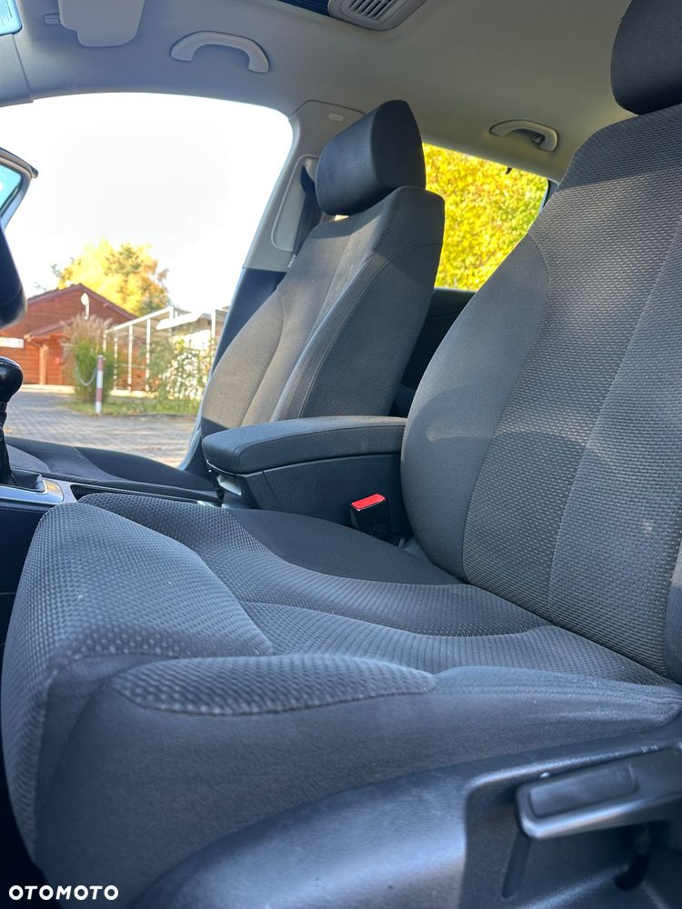 Volkswagen Passat - 25