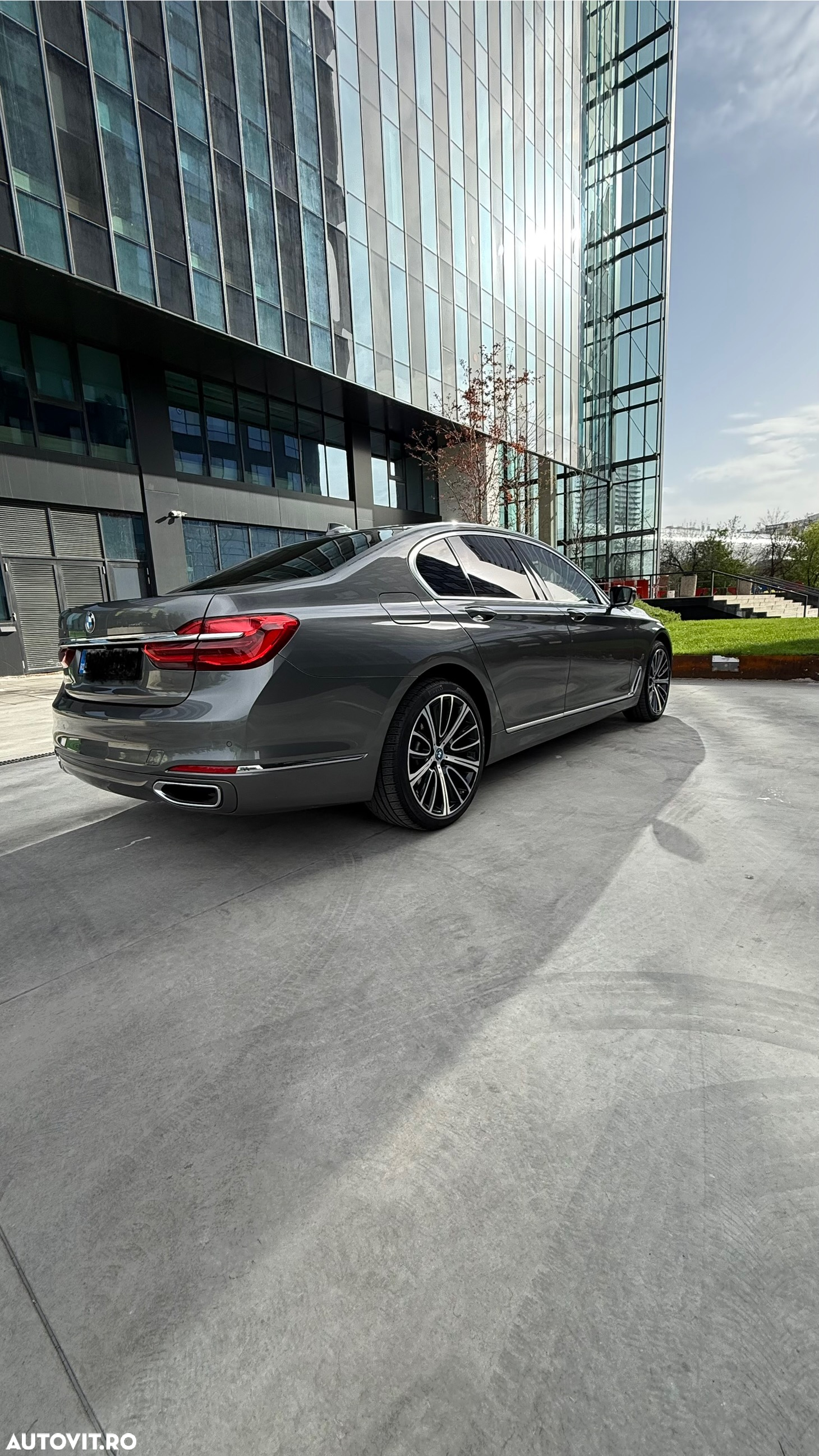 BMW Seria 7 740e iPerformance - 8