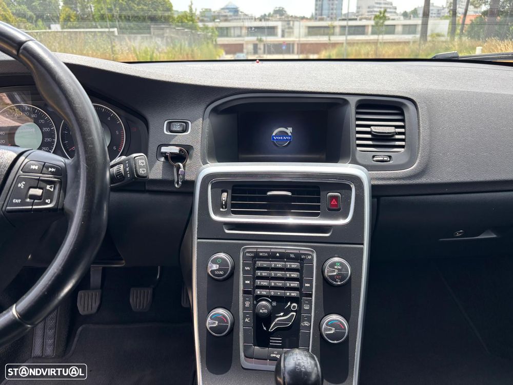 Volvo V60 DRIVe - 25