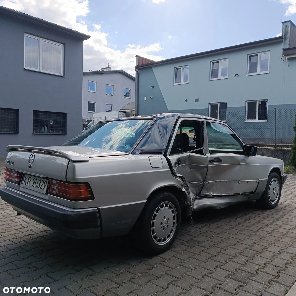 Mercedes-Benz W201 (190) - 10