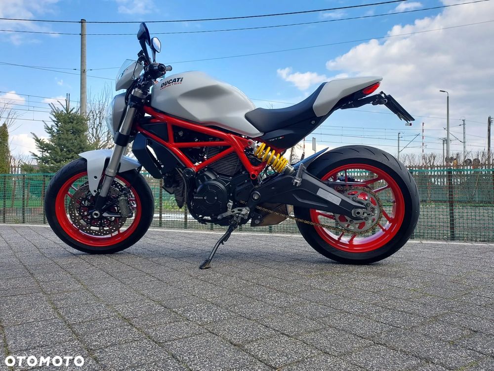Ducati Monster - 37