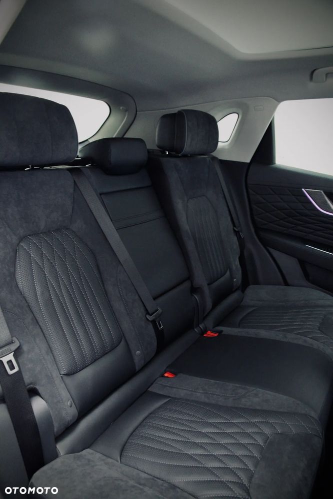 Hongqi HS5 2.0T AWD - 8
