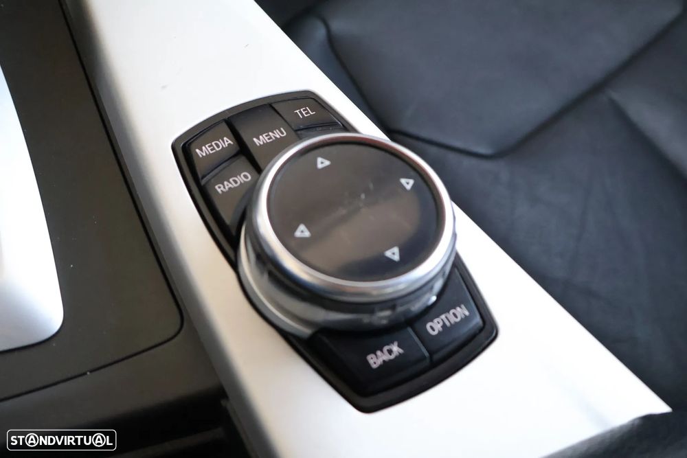 BMW 320 d Touring ED Line Luxury Auto - 25