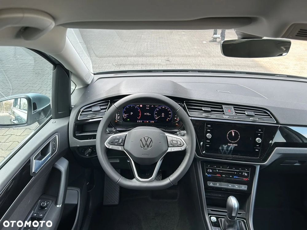 Volkswagen Touran - 13