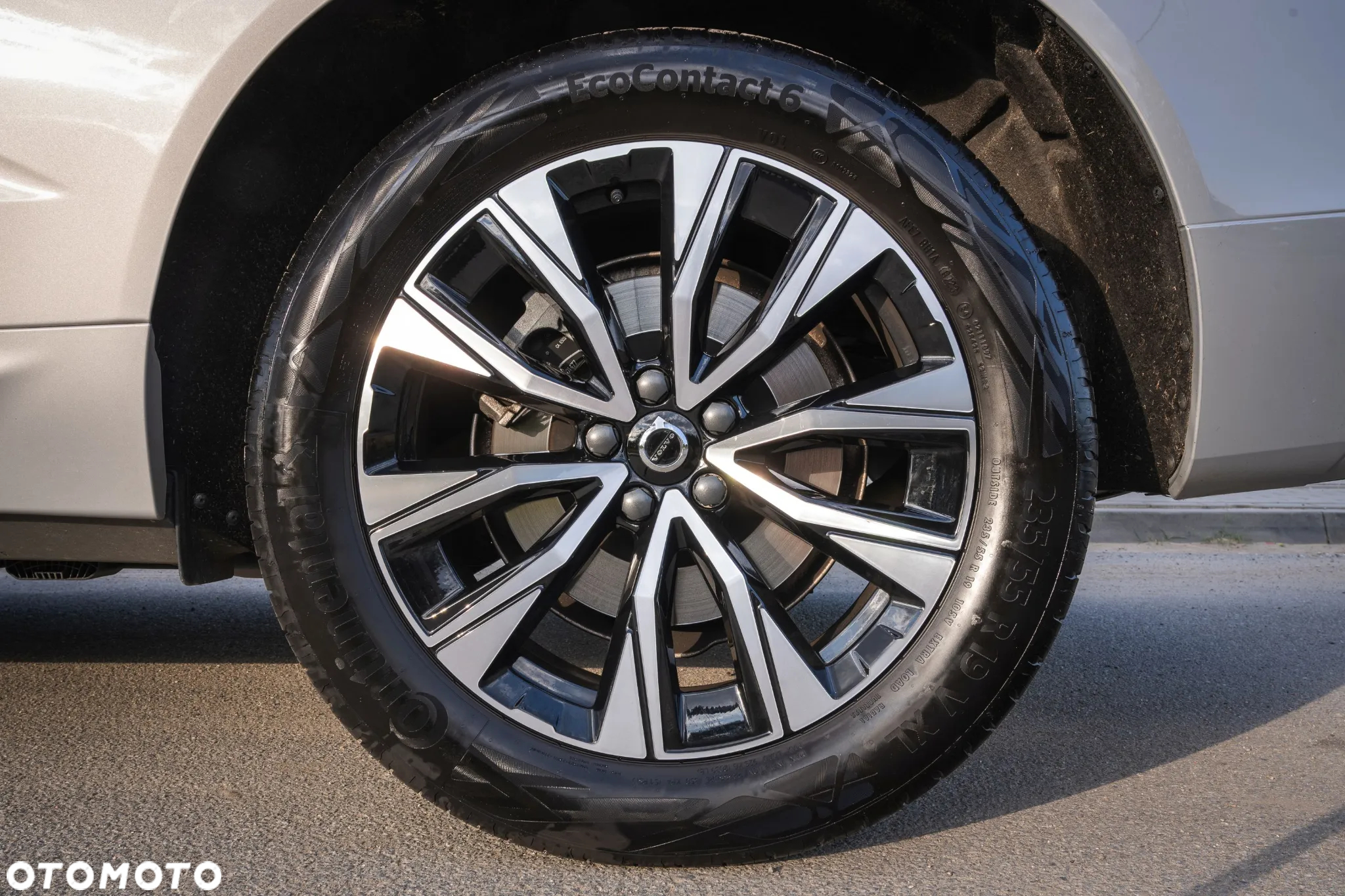 Volvo XC 60 B5 B AWD Plus Dark - 38