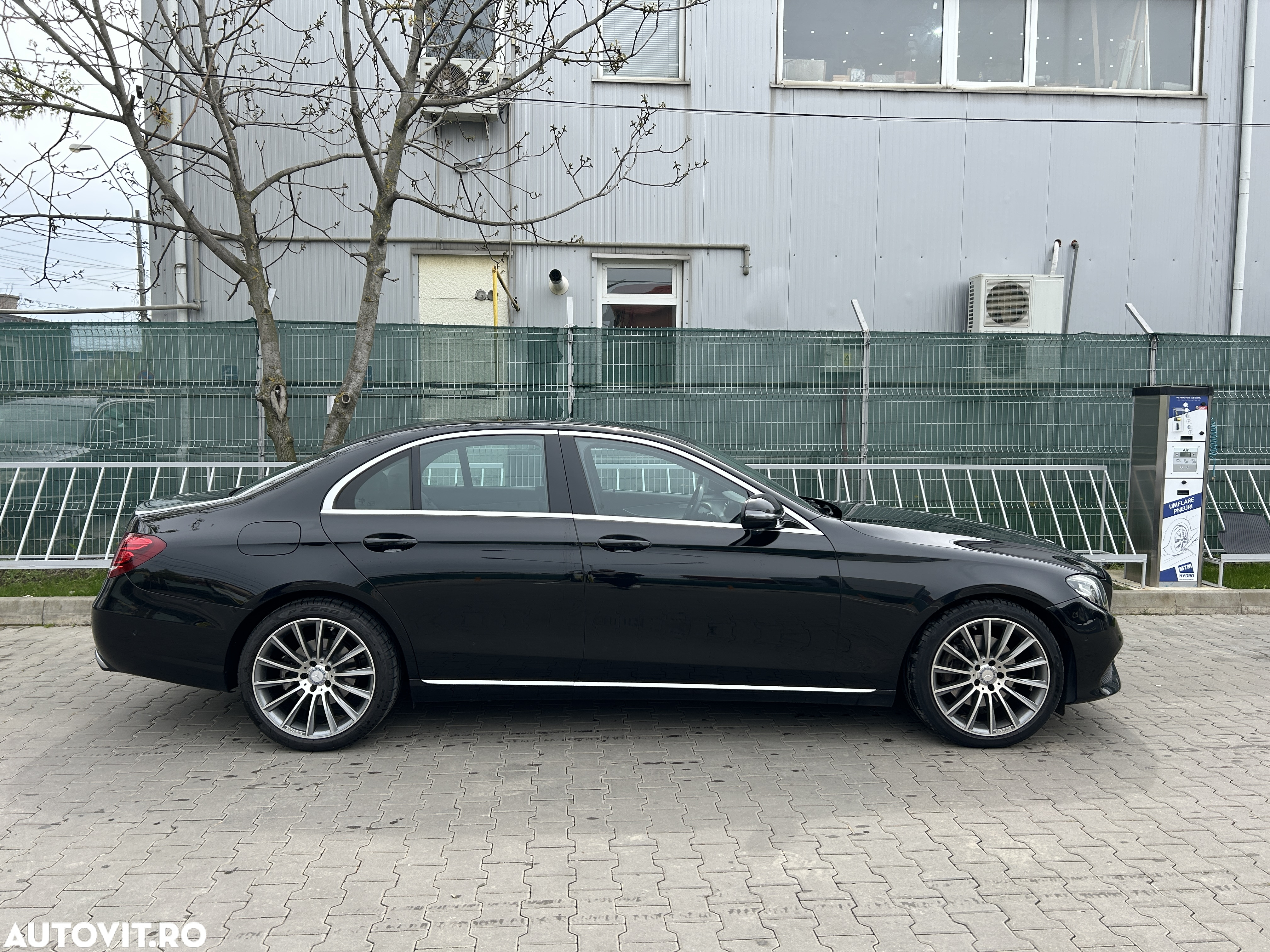 Mercedes-Benz E 200 4Matic 9G-TRONIC - 3