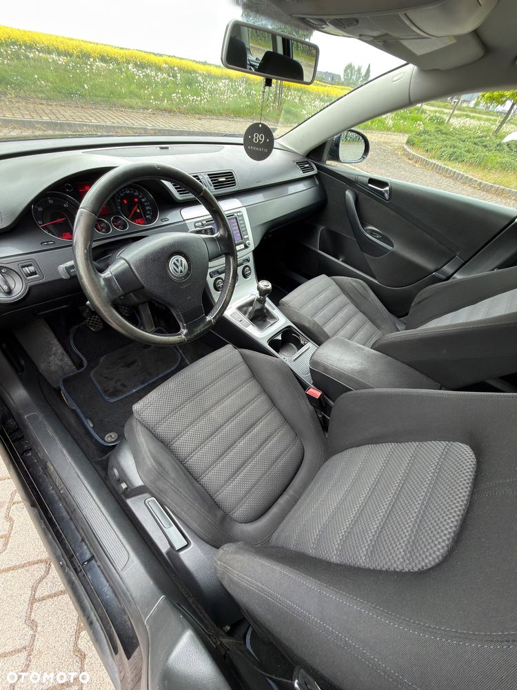 Volkswagen Passat 2.0 TDI DPF Sportline - 10