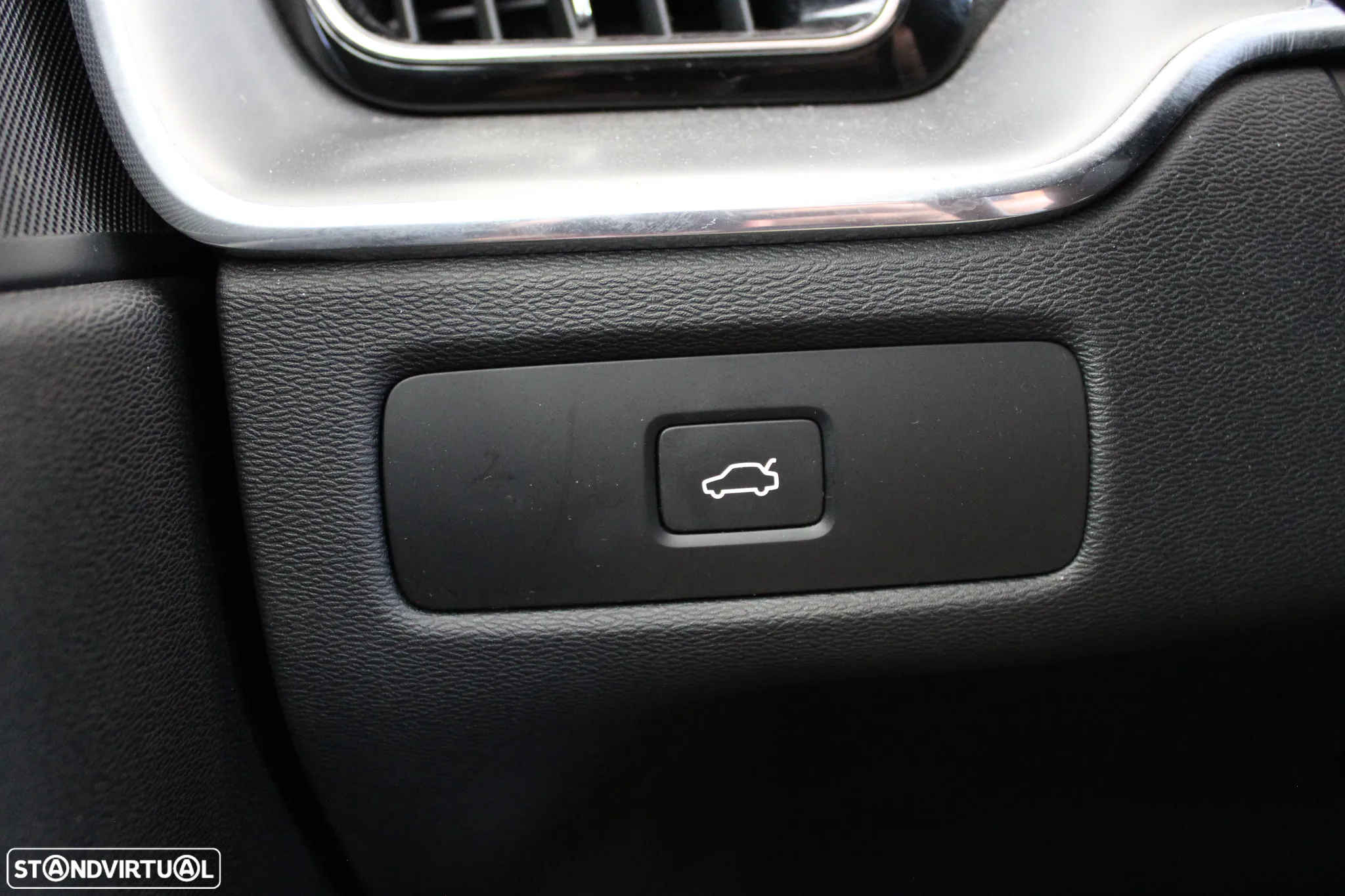 Volvo XC 60 2.0 B4 Momentum Plus - 14