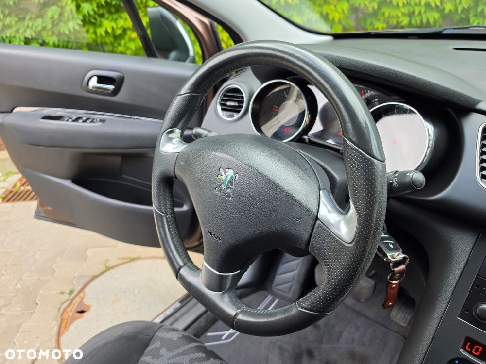 Peugeot 3008 1.6 HDi Style - 16