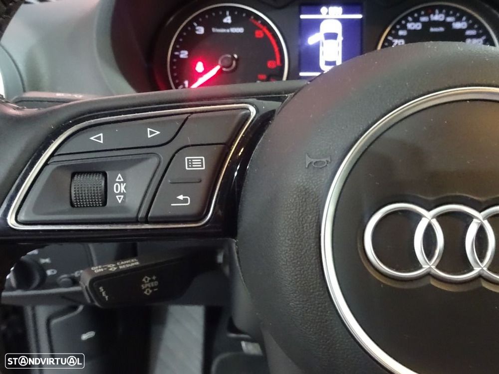 Audi A3 Limousine 30 TDI - 18