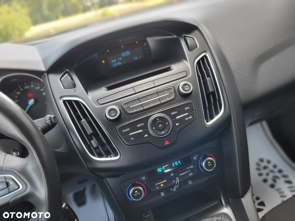 Ford Focus 1.0 EcoBoost Gold X (Trend) - 24
