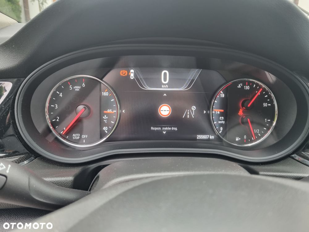 Opel Insignia 2.0 CDTI Cosmo S&S - 24