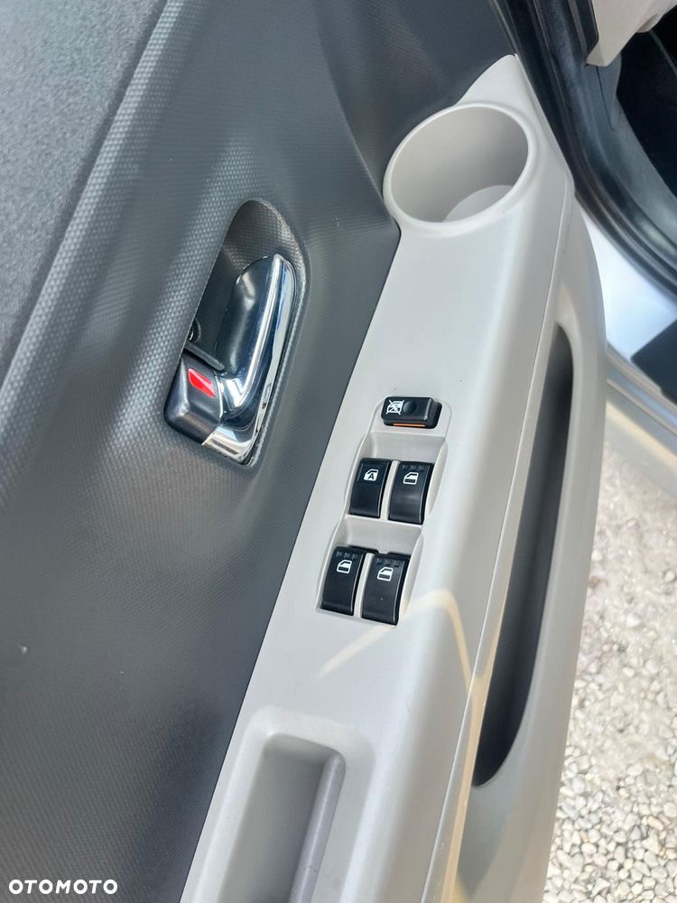 Daihatsu Sirion 1.3 - 20