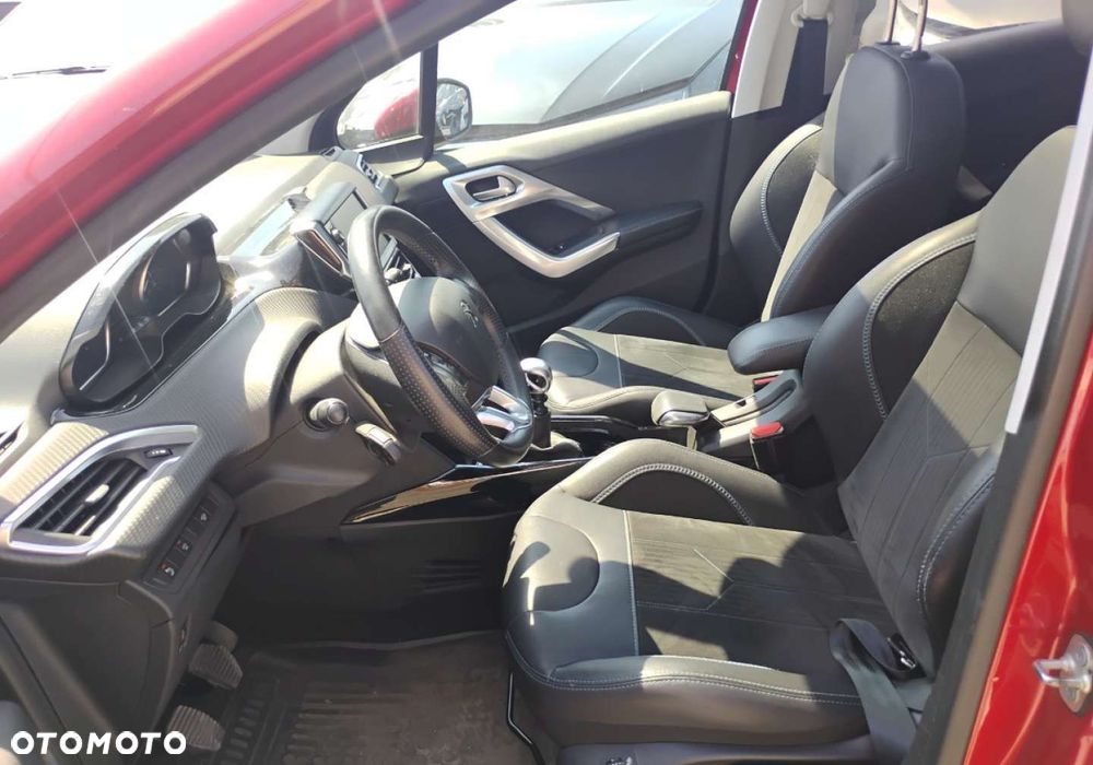 Peugeot 2008 - 8