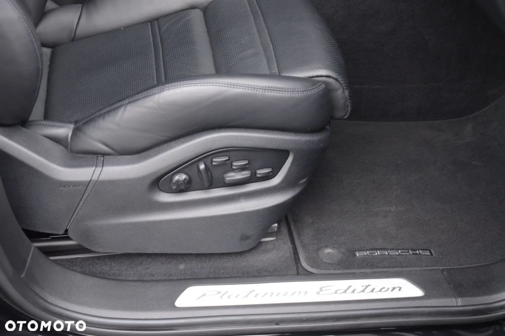 Porsche Cayenne E-Hybrid Tiptronic S Platinum Edition - 23