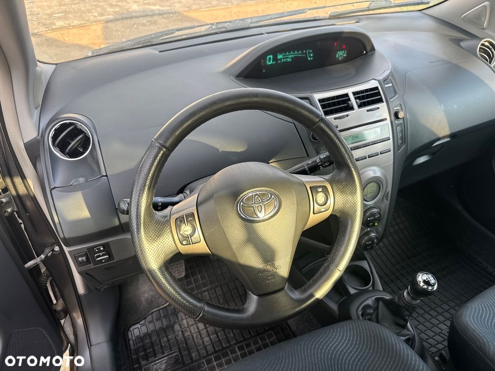 Toyota Yaris 1.4 D-4D Prestige - 6
