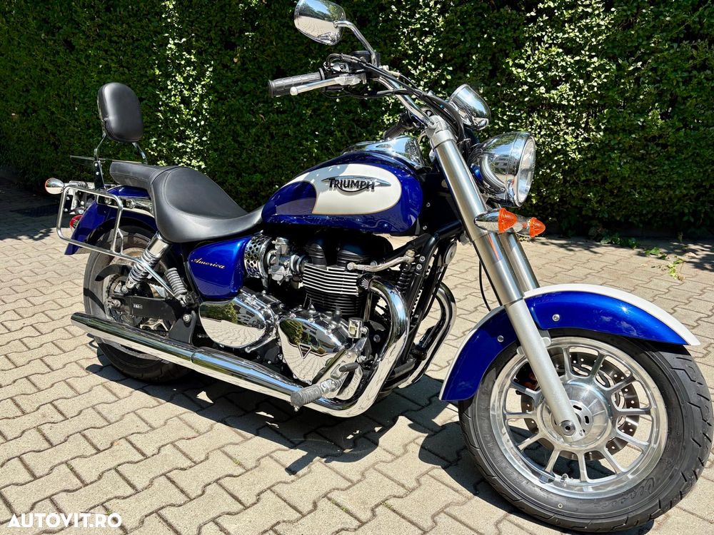 Triumph Bonneville - 6
