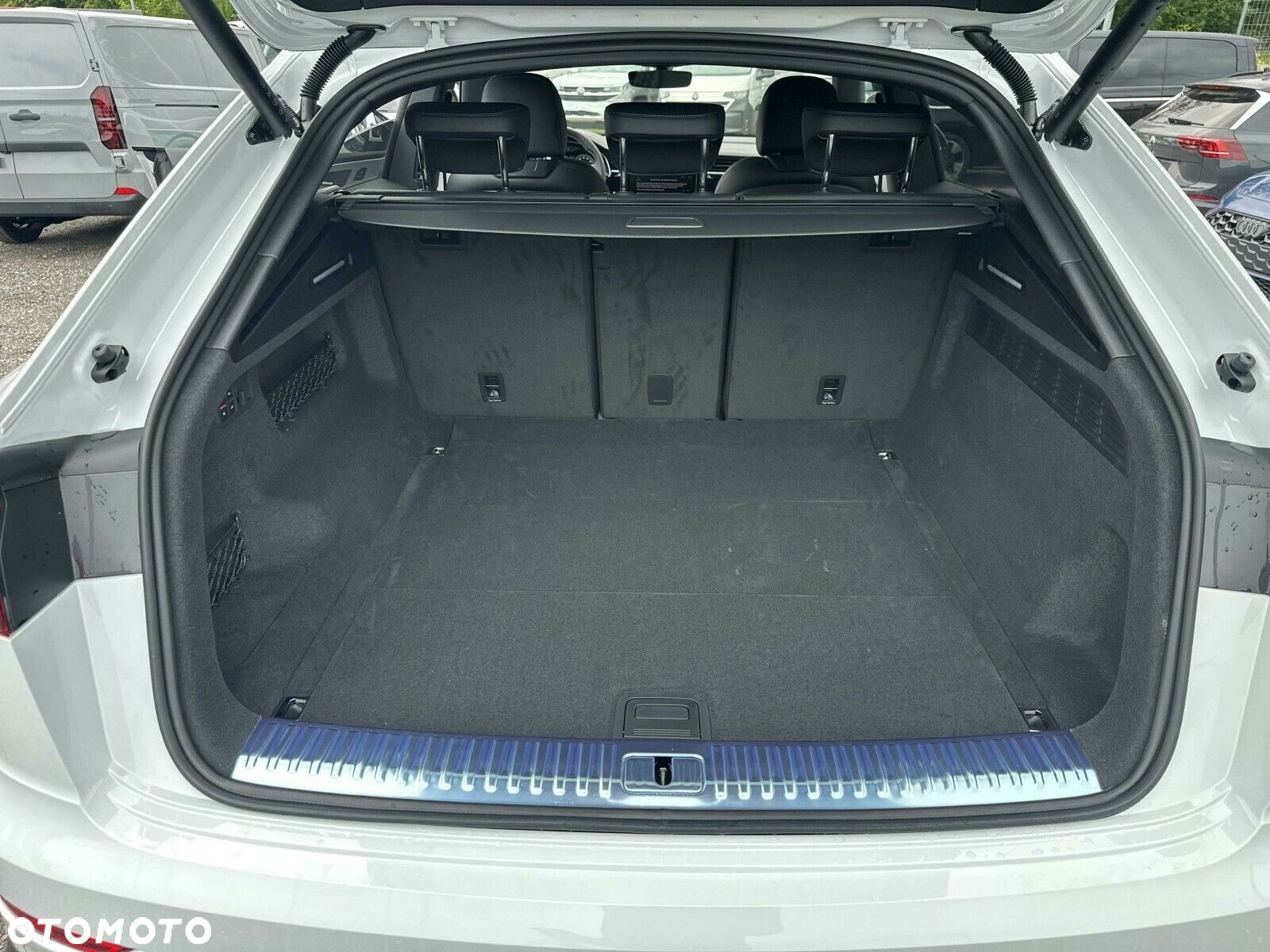 Audi Q8 - 12