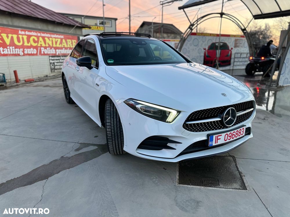Mercedes-Benz A 250 e Sedan 8G-DCT AMG Line - 32