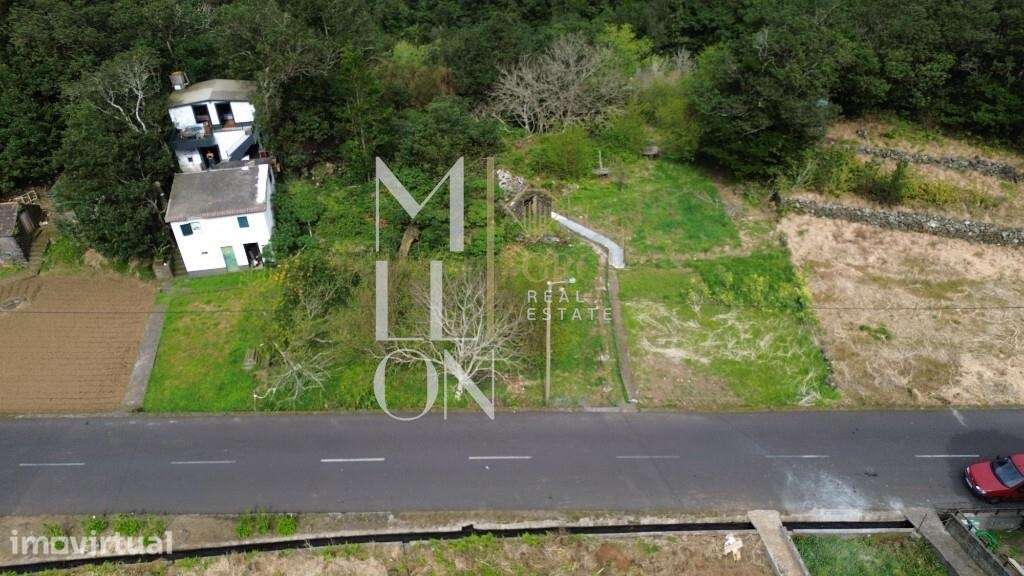 Terreno plano com 1200m2 no Chão da Ribeira – Seixal, com dois palheir - Grande imagem: 2/8