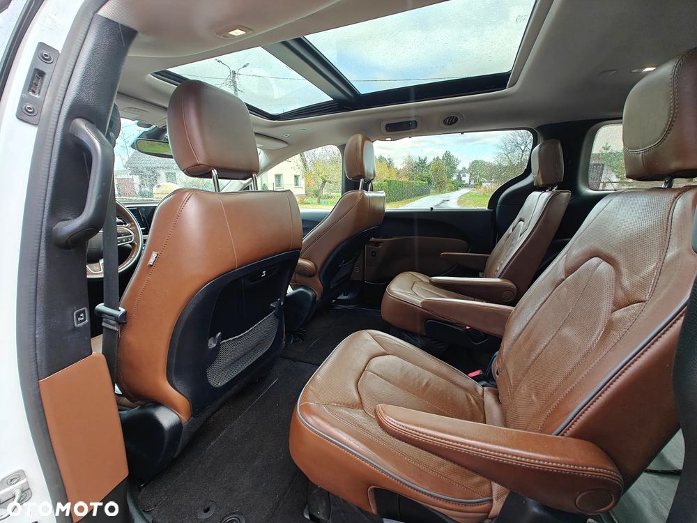 Chrysler Pacifica - 12