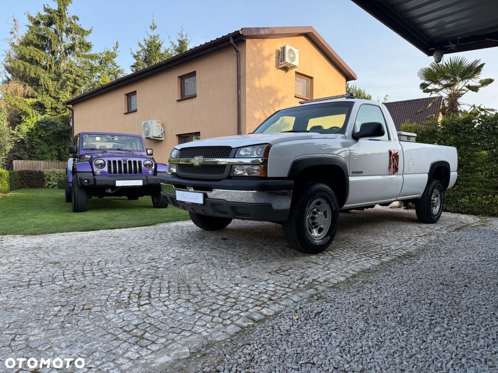 Chevrolet Silverado - 3