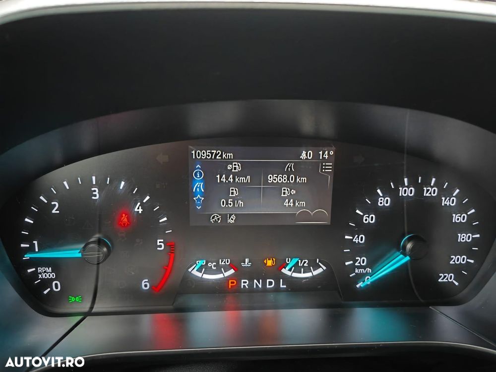 Ford Kuga - 10