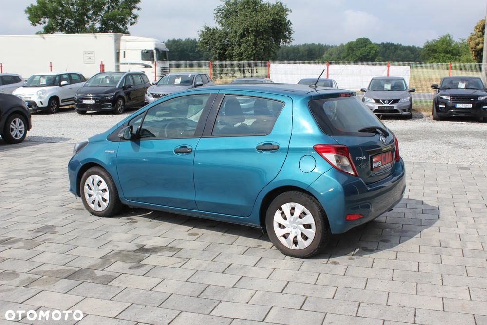 Toyota Yaris Hybrid 100 Premium - 6