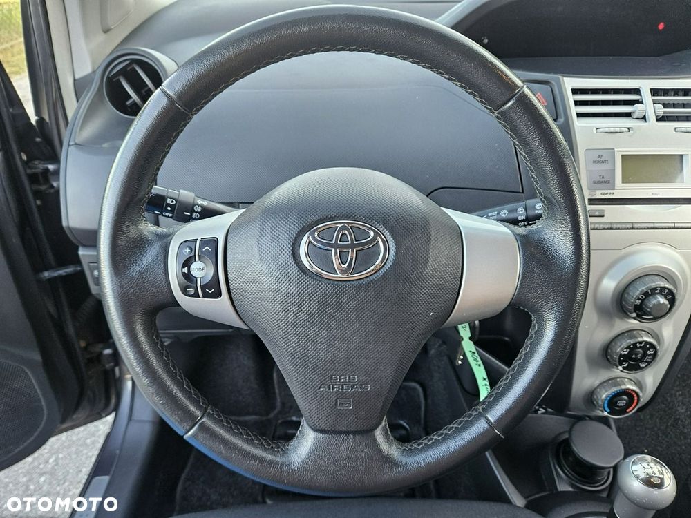 Toyota Yaris - 15