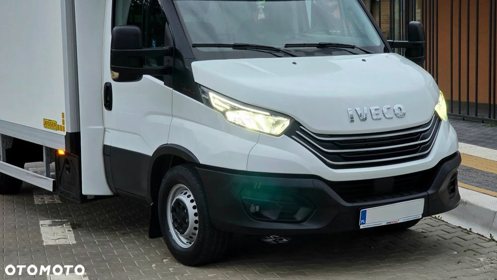 Iveco ❗️❗️DAILY 3.0 180KM 35S18 ❗️❗️ZABUDOWA JEGGER 10 PALET / KONTENER 5M / PODUSZKI PNEUMATYCZNE / SKRZYNIA MANUALNA / NAWIGACJA / TEMPOMAT ADAPTACYJNY / KABINA SYPIALNIANA / LEKKI KONTENER / WERSJA WZMOCNIONA / SALON POLSKA / FULL LED / RAMA / MAKSYMALNA OPCJA WYPOSAŻENIA❗❗ STAN - JAK NOWY ❗️ - 38