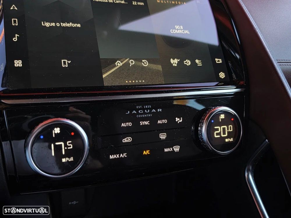 Jaguar E-Pace P300e AWD R-Dynamic S - 17