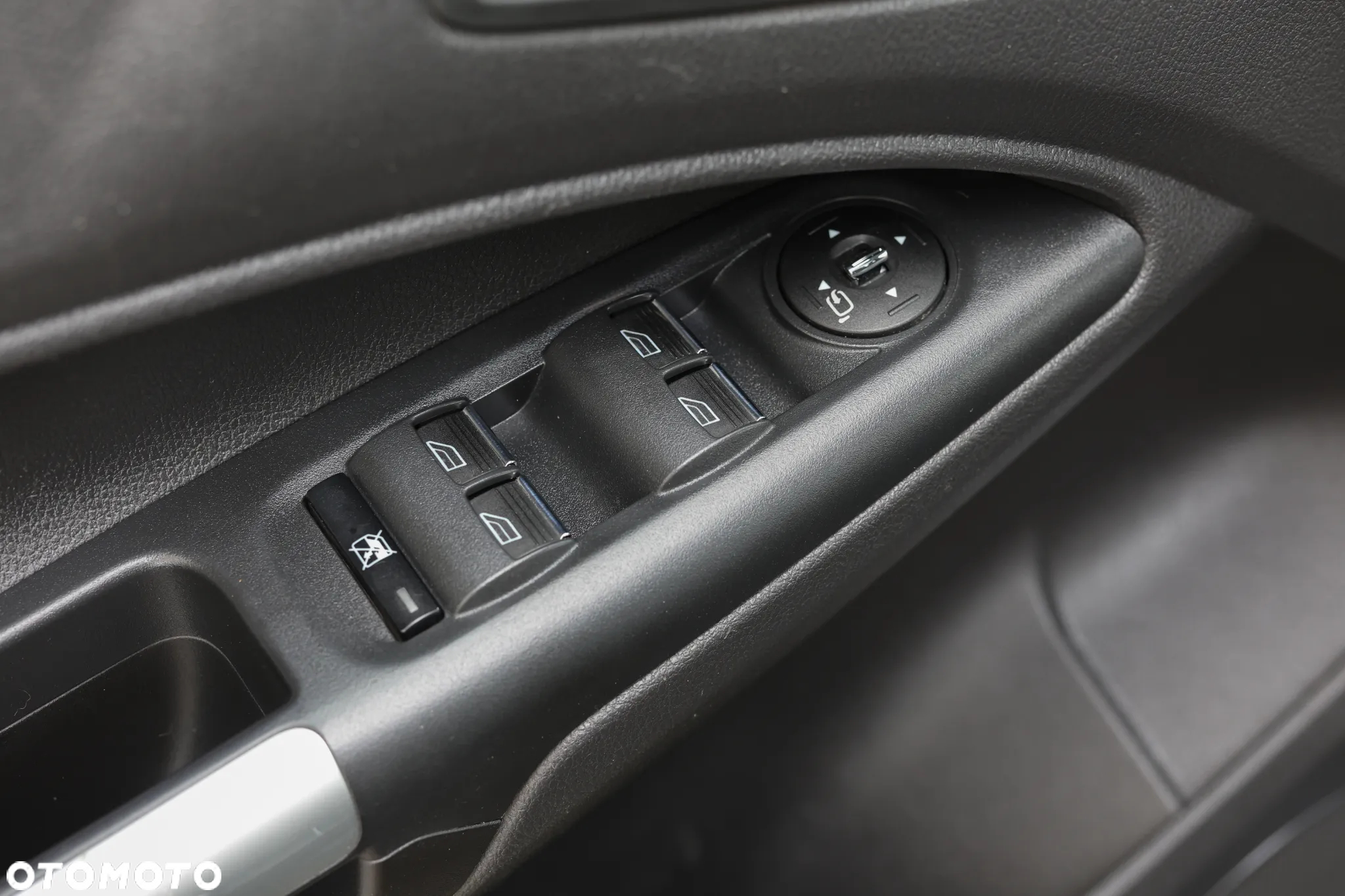 Ford Tourneo Connect - 10