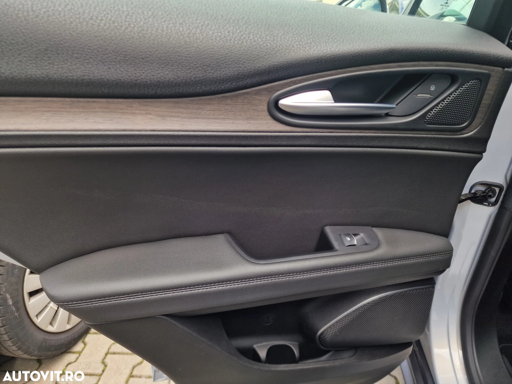 Alfa Romeo Stelvio 2.0 Turbo AWD AT8 Veloce - 25