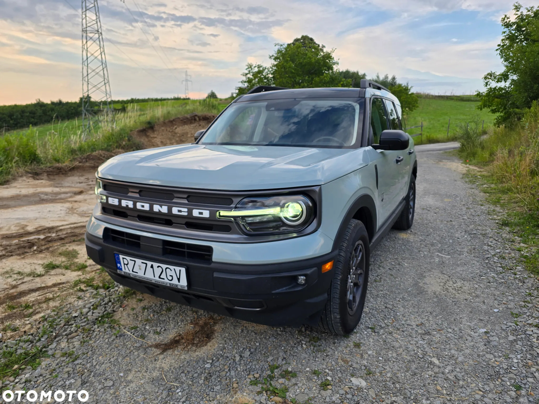 Ford Bronco - 3