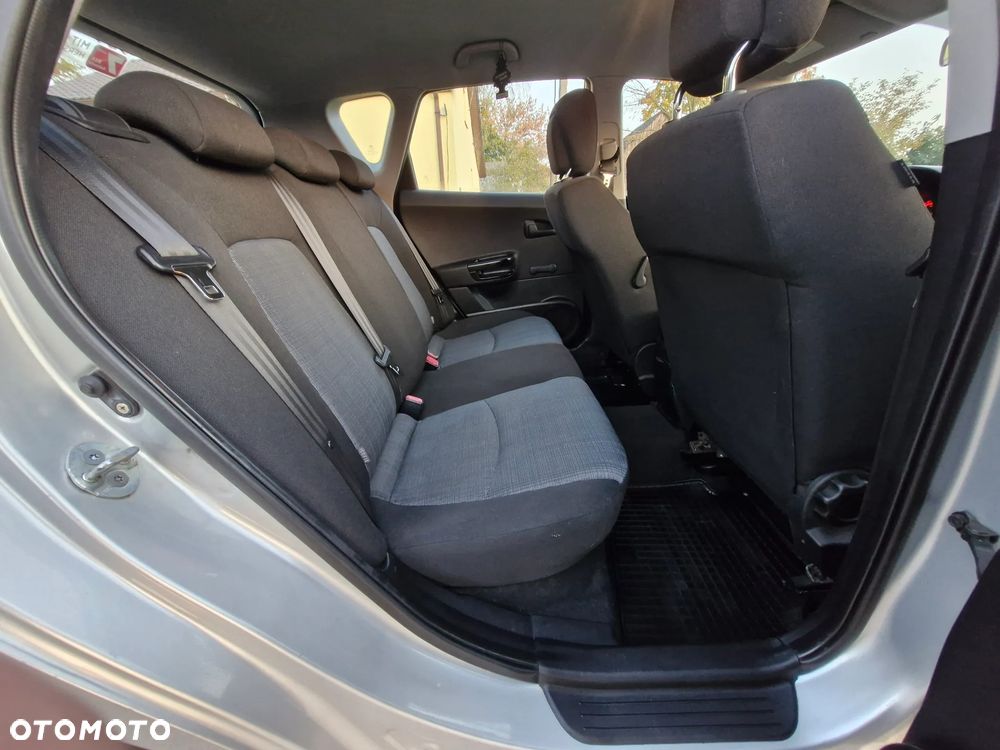 Kia Ceed - 11