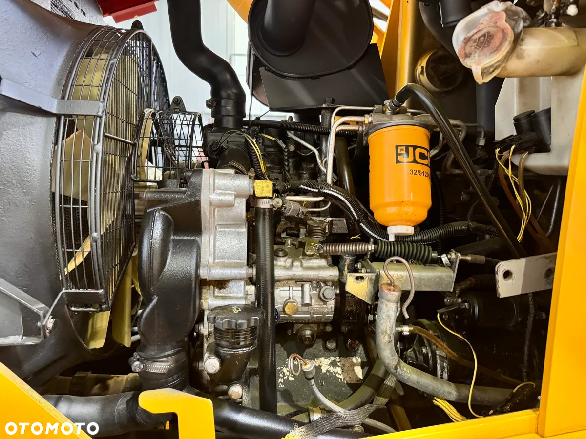 JCB 3CX - 8