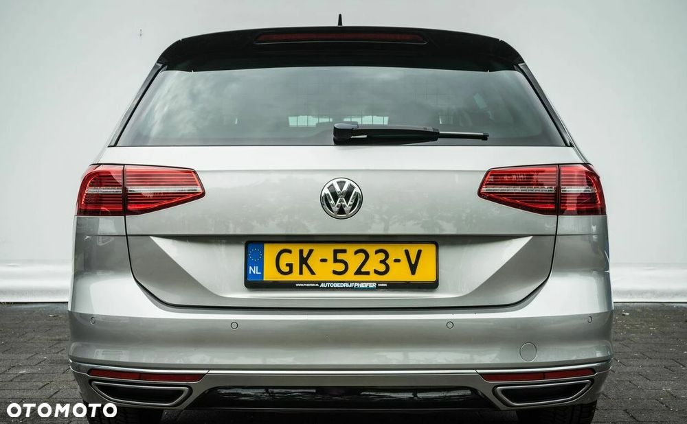 Volkswagen Passat 2.0 TDI (BlueMotion Technology) Highline - 29