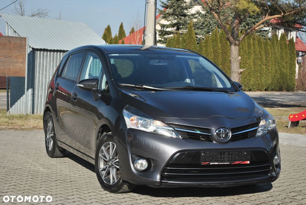 Toyota Verso 1.6 Premium 7os - 8