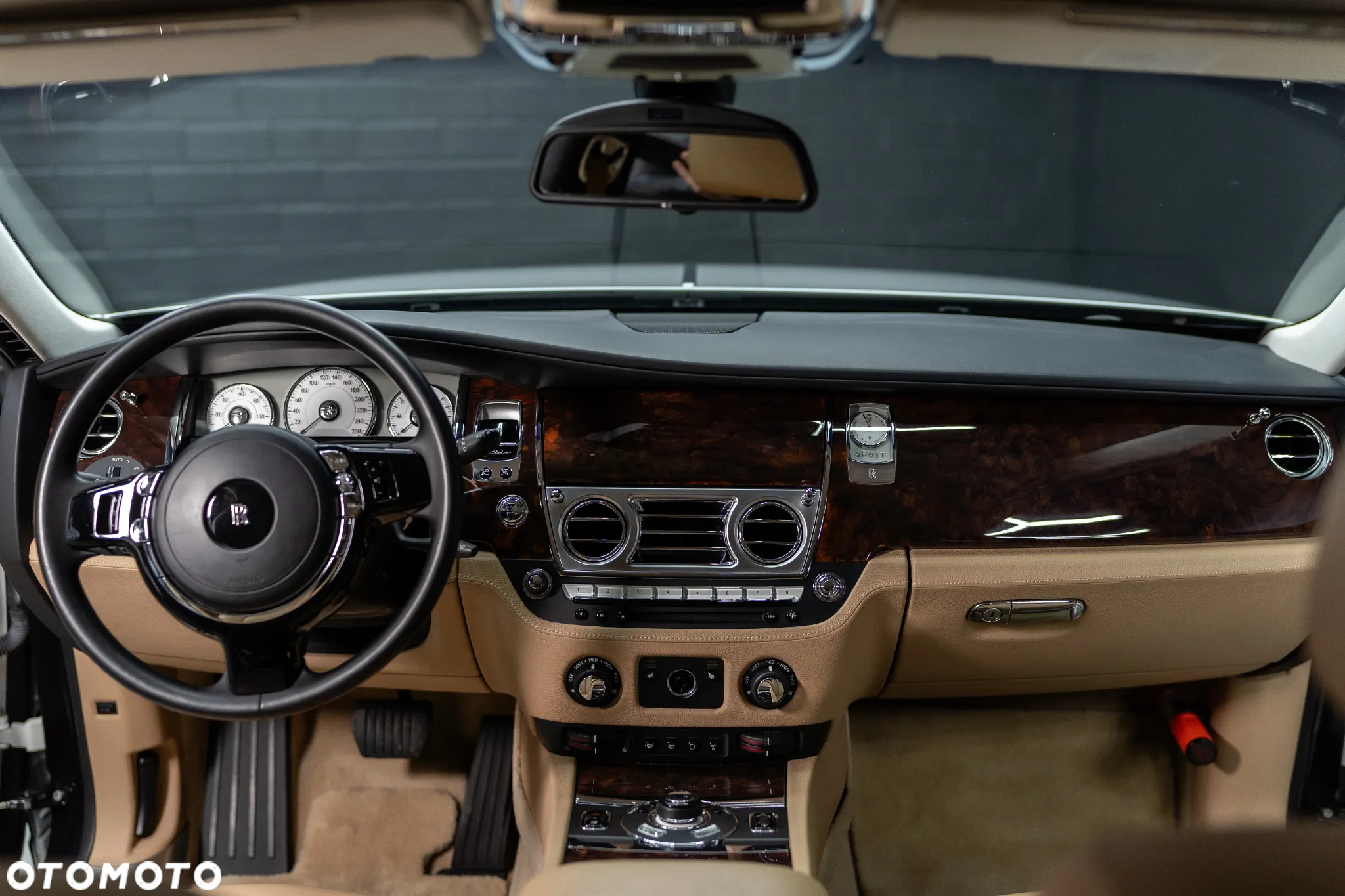 Rolls-Royce Ghost Standard - 14
