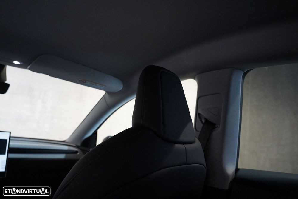 Tesla Model Y Long Range Tração Traseira - 32