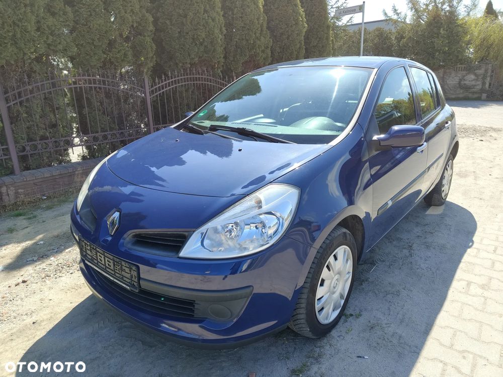 Renault Clio - 1