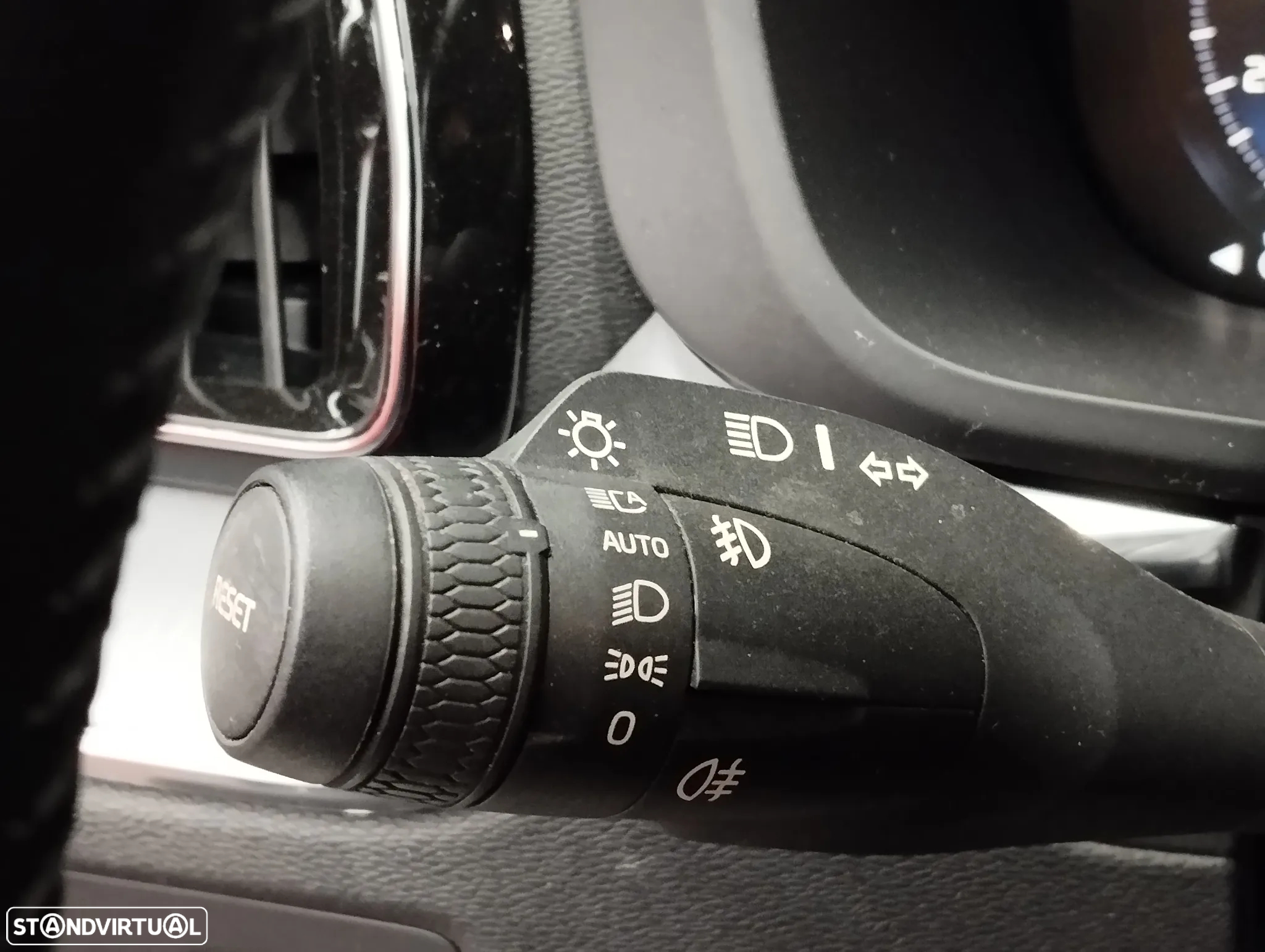 Volvo XC 60 2.0 D4 Momentum Plus Geartronic - 23