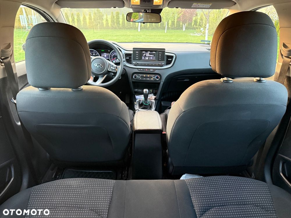 Kia Ceed - 13